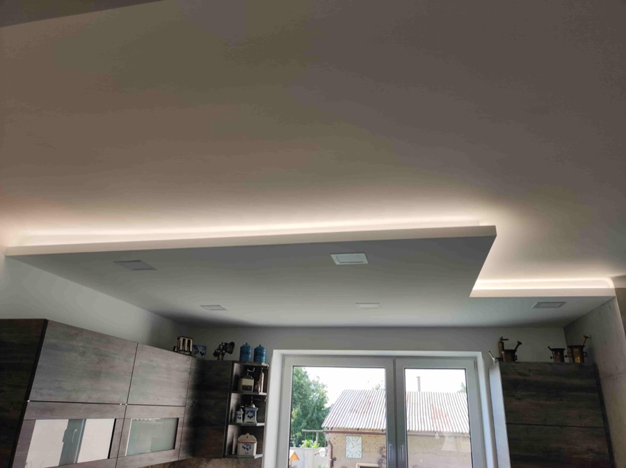 Práce elektrikáře — rozvody a zapojení